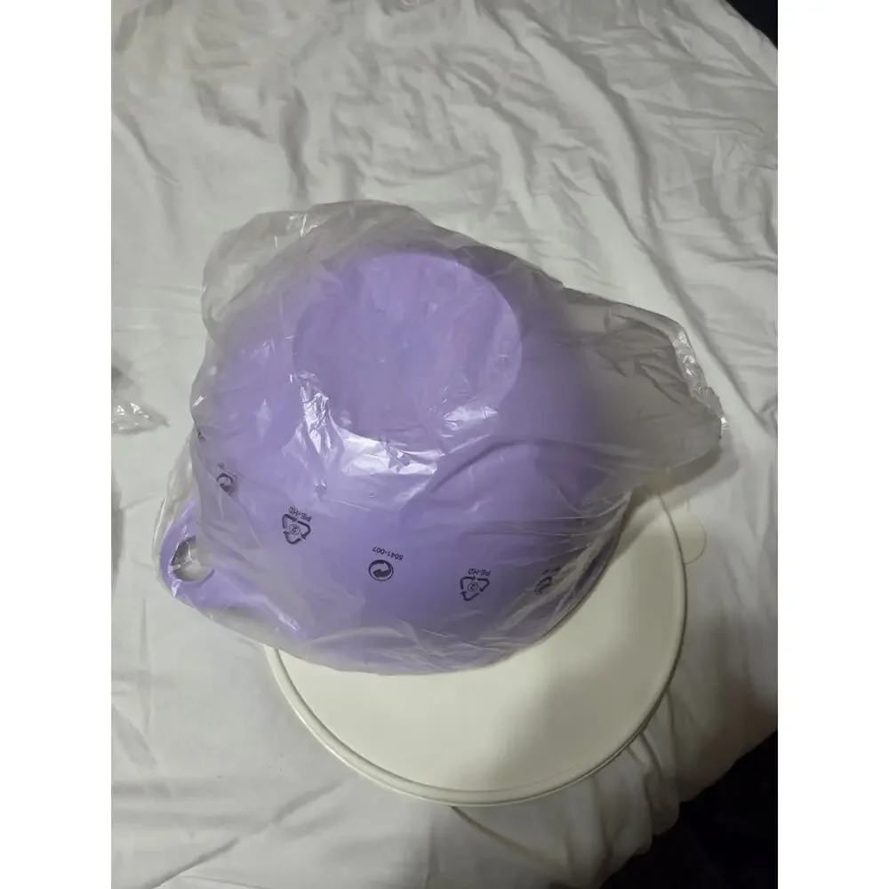 Tupperware Thatsa Bowl 32 Cup (7.8 L) Lilac With White Cover